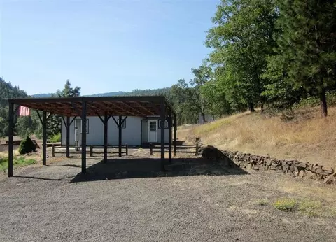 8200 E Antelope Rd, Eagle Point, OR 97524 photo 15
