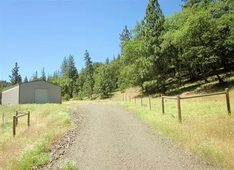 8200 E Antelope Rd, Eagle Point, OR 97524 photo 21
