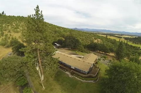 11900 Agate Rd, Eagle Point, OR 97524 photo 6