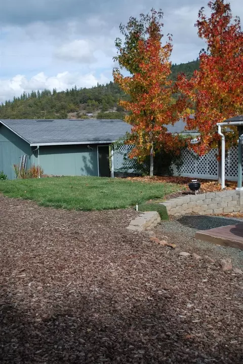 1500 Ball Rd, Eagle Point, OR 97524 photo 11