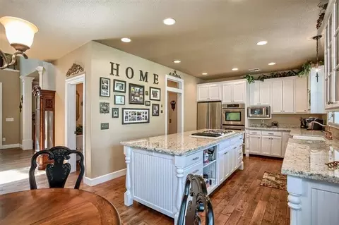 864 S Third St, Jacksonville, OR 97530 photo 17