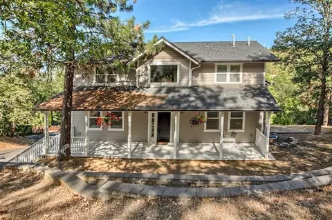 864 S Third St, Jacksonville, OR 97530 photo 1