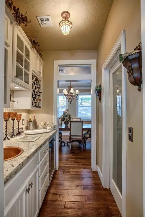 864 S Third St, Jacksonville, OR 97530 photo 16