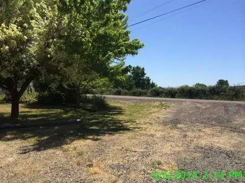 3242 Meridian Rd, Eagle Point, OR 97524 photo 1