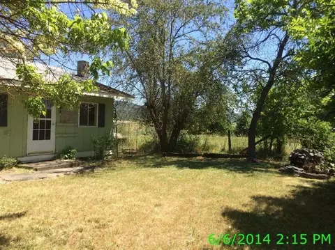 3242 Meridian Rd, Eagle Point, OR 97524 photo 4