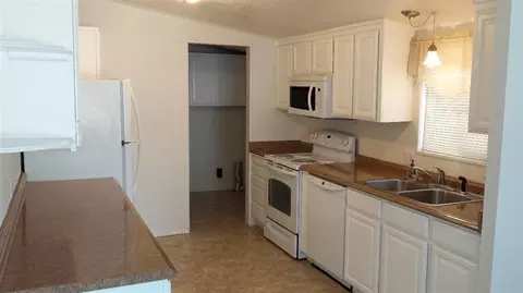 5865 Table Rock Rd, Central Point, OR 97502 photo 3