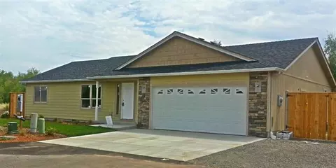 94 Dianne Way, Eagle Point, OR 97524 photo 2