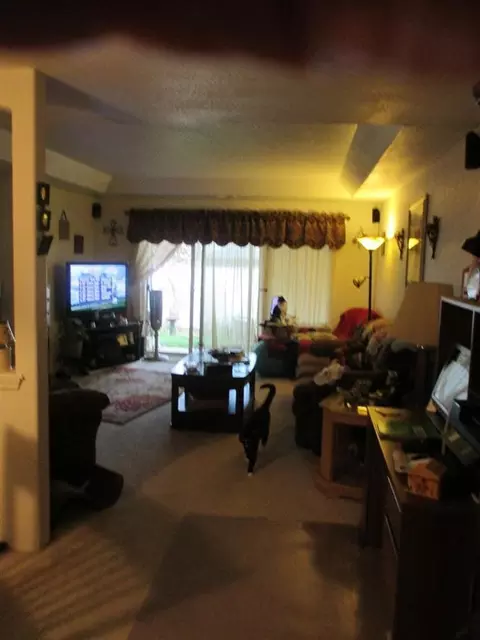 433 Crystal Dr, Eagle Point, OR 97524 photo 4