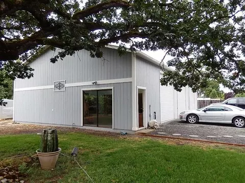 35 Orr Dr, Central Point, OR 97502 photo 9