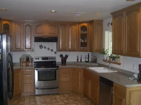 9237 Holland Loop, Cave Junction, OR 97523 photo 6