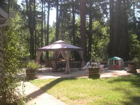 9237 Holland Loop, Cave Junction, OR 97523 photo 3