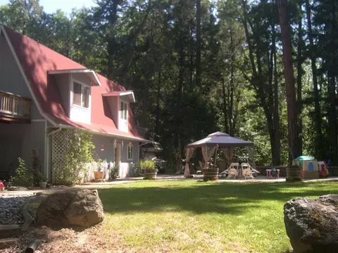 9237 Holland Loop, Cave Junction, OR 97523 photo 2