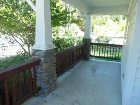 157 N Junction Ave, Cave Junction, OR 97523 photo 4