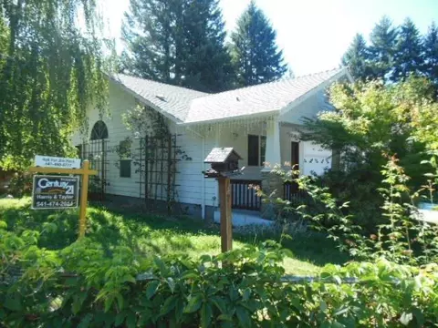 157 N Junction Ave, Cave Junction, OR 97523 photo 1