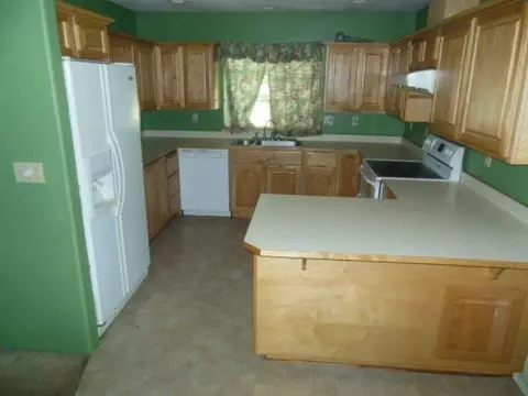 157 N Junction Ave, Cave Junction, OR 97523 photo 5