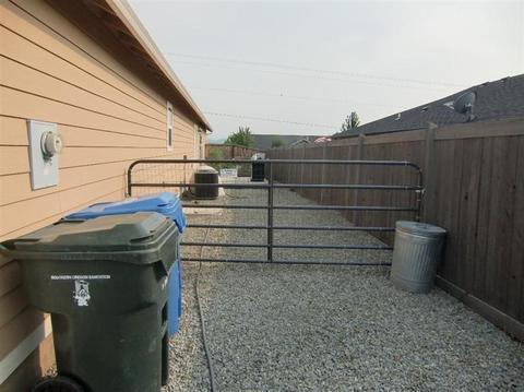 587 Barton Rd, Eagle Point, OR 97524 photo 5