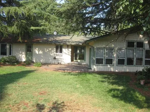 3448 Edella St, Central Point, OR 97502 photo 1