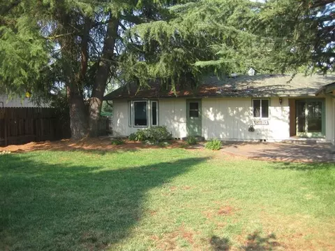 3448 Edella St, Central Point, OR 97502 photo 2