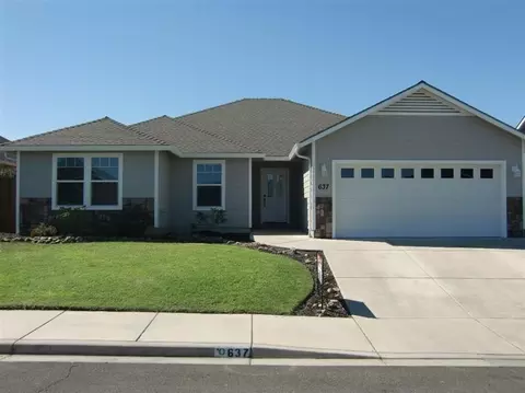 637 Sheffield Dr, Eagle Point, OR 97524 photo 1