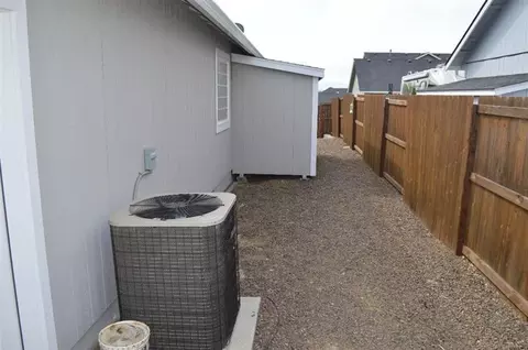 637 Sheffield Dr, Eagle Point, OR 97524 photo 5