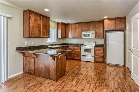 440 Freeman Rd, Central Point, OR 97502 photo 4