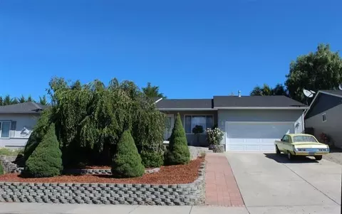 634 N Heights Dr, Eagle Point, OR 97524 photo 4