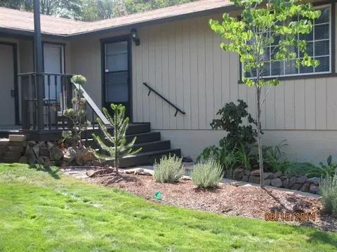 341 Rodale Dr, Eagle Point, OR 97524 photo 1