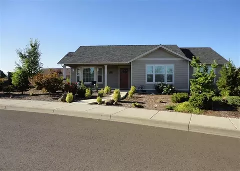 657 Sheffield Dr, Eagle Point, OR 97524 photo 1