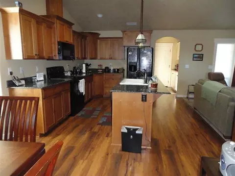 657 Sheffield Dr, Eagle Point, OR 97524 photo 6