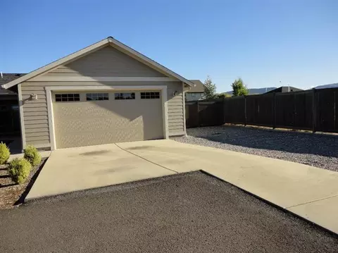 657 Sheffield Dr, Eagle Point, OR 97524 photo 21