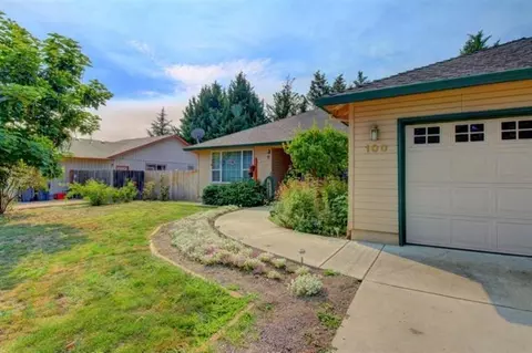 100 Samuel Ln, Phoenix, OR 97535 photo 5