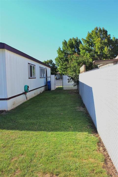 633 E Archwood #31, Eagle Point, OR 97524 photo 2