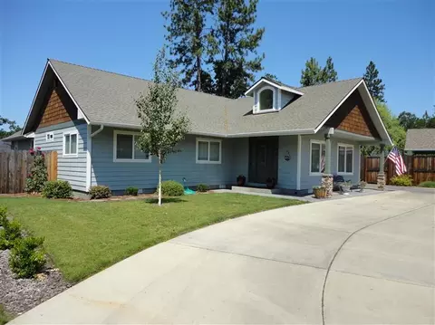 68 Pineridge Ln, Eagle Point, OR 97524 photo 1
