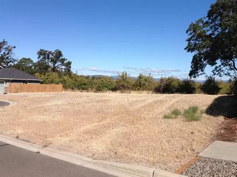 106 Greenmoor, Eagle Point, OR 97524 photo 3