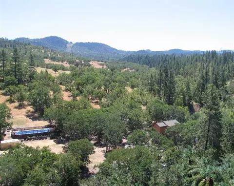 1105 Alpine Rd, Eagle Point, OR 97524 photo 1