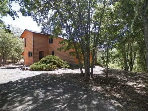 1105 Alpine Rd, Eagle Point, OR 97524 photo 2