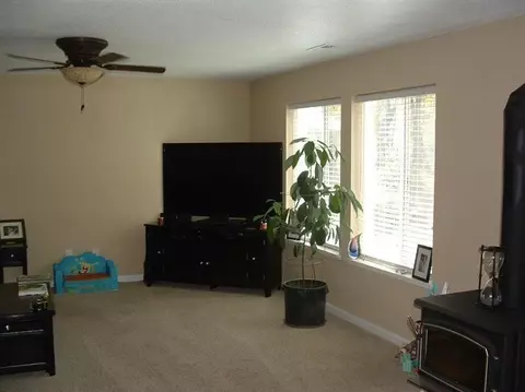 1991 Crowfoot Rd, Eagle Point, OR 97524 photo 3