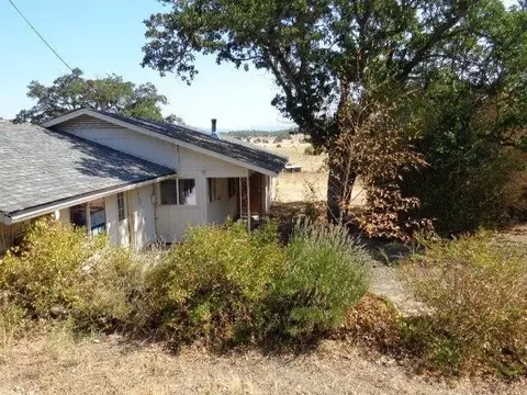 10810 Agate Rd, Eagle Point, OR 97524 photo 2