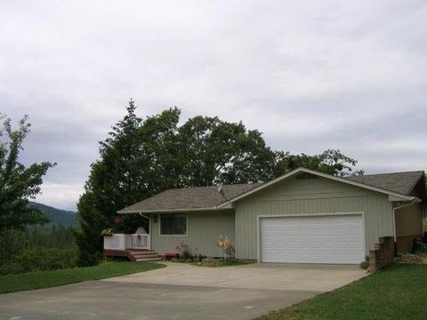 1718 Wetherbee, Grants Pass, OR 97527 photo 2