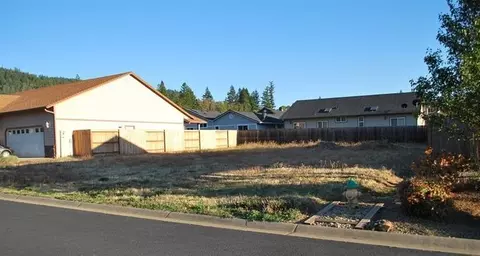 221 Red Cedar Ln, Cave Junction, OR 97523 photo 2