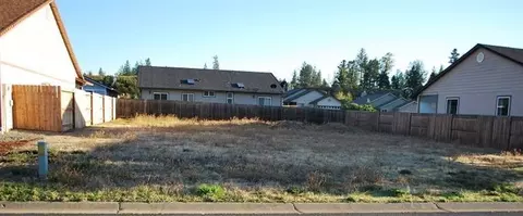 221 Red Cedar Ln, Cave Junction, OR 97523 photo 3
