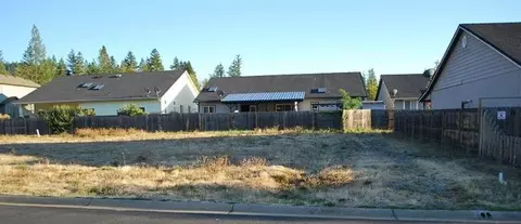 233 Red Cedar Ln, Cave Junction, OR 97523 photo 1