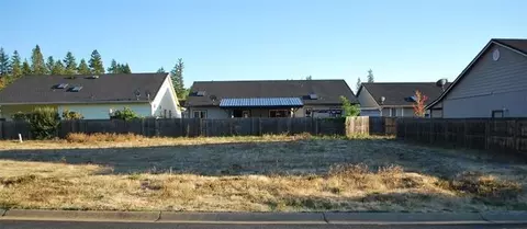 233 Red Cedar Ln, Cave Junction, OR 97523 photo 2