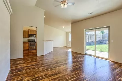 637 Nottingham Ter, Eagle Point, OR 97524 photo 11
