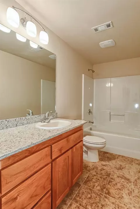 637 Nottingham Ter, Eagle Point, OR 97524 photo 12