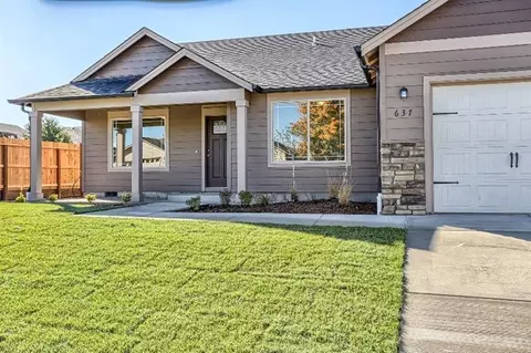 637 Nottingham Ter, Eagle Point, OR 97524 photo 3