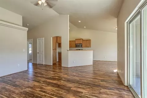 637 Nottingham Ter, Eagle Point, OR 97524 photo 10
