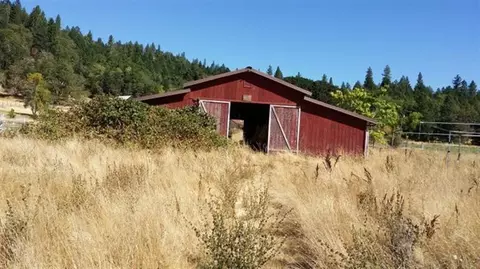 897 Gunnell Rd, Grants Pass, OR 97526 photo 8