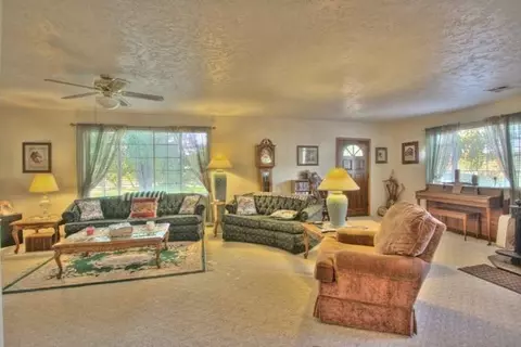 2195 Ball Rd, Eagle Point, OR 97524 photo 8