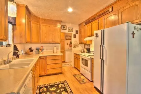 2195 Ball Rd, Eagle Point, OR 97524 photo 5